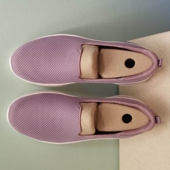 Skechers GOWalk Arch Fit Washable Knit Slip-On. BNWT. Never worn. - Picture 4 of 13